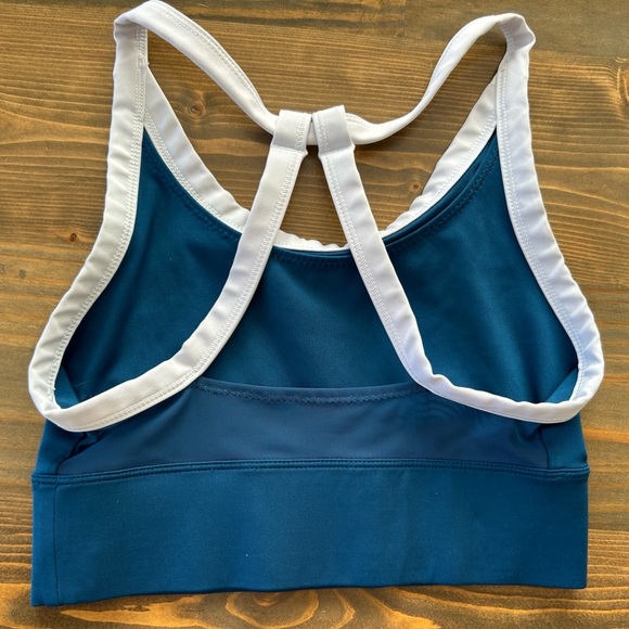 Nike Air Swoosh women’s Sports Bra Size XS - Picture 6 of 7